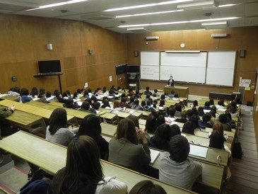 ２年生は、１年次の振り返りと新年度の計画を立てていきます