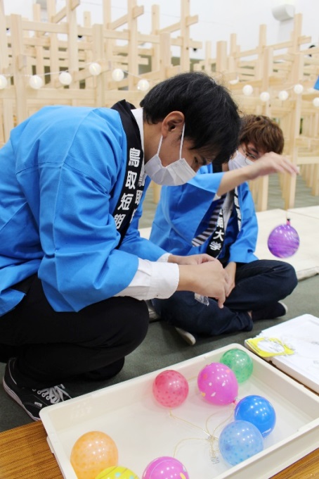 △2年生「縁日・ビンゴ大会」の様子