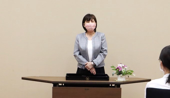 △徳岡久美子同窓会副会長より、励ましの言葉