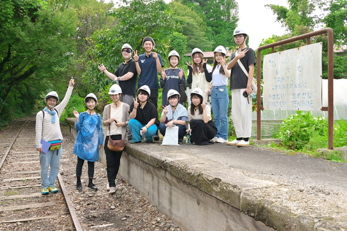 △旧国鉄倉吉線 泰久寺駅跡で記念撮影★