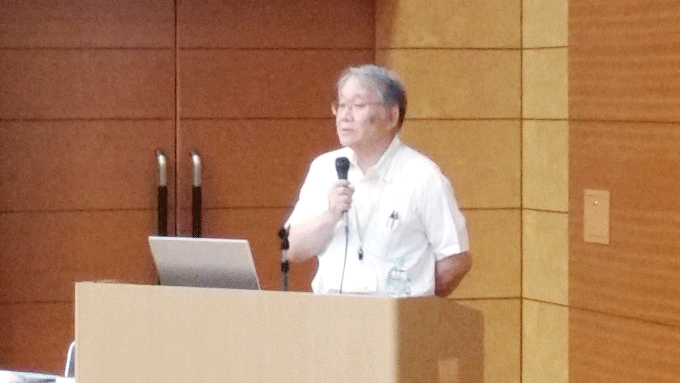 講演をする鳥取看護大学 教授 荒井優先生