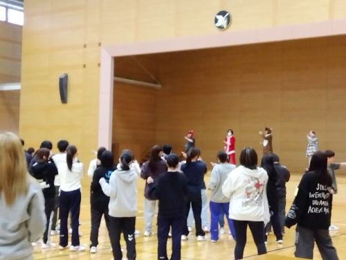 △みんなで踊ると楽しい！
