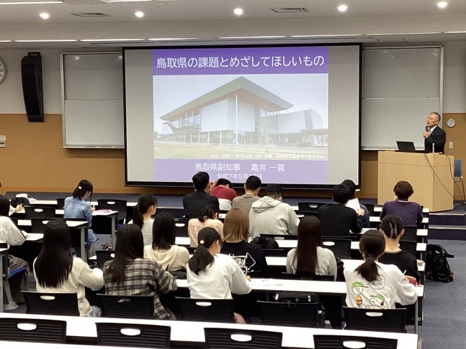 ▲亀井一賀副知事による講義