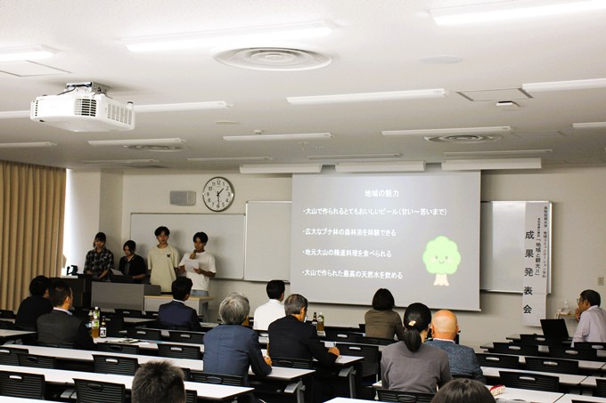 ▲学生たちの発表