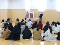 鳥取県立博物館主催 「学校＆地域でアート『コレクション宅配便』」を開催しました