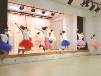 向山保育園で「うたのおにいさんおねえさんスマイルコンサート」の公演をしました！