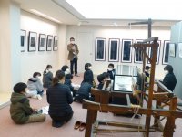 倉吉市立高城小学校４年生が絣美術館を見学しました