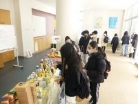 地域からいただいた支援食品を学生に配布！　～鳥取県生協のフードドライブ事業～